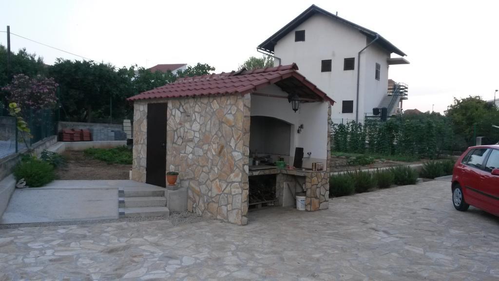 Vila Suzana Tribunj  Luaran gambar