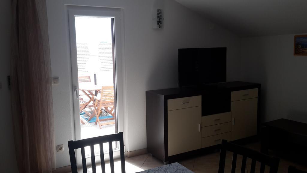 Vila Suzana Tribunj  Luaran gambar