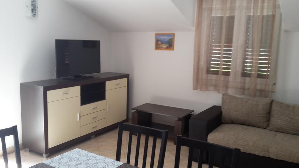 Vila Suzana Tribunj  Luaran gambar
