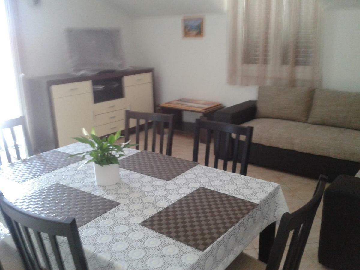Vila Suzana Tribunj  Luaran gambar